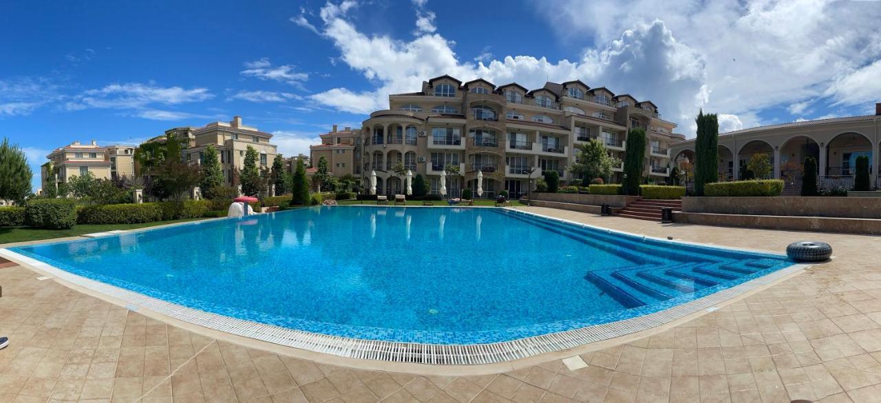 Provence Deluxe Apartment In Atia Resort Chernomorets Exterior photo