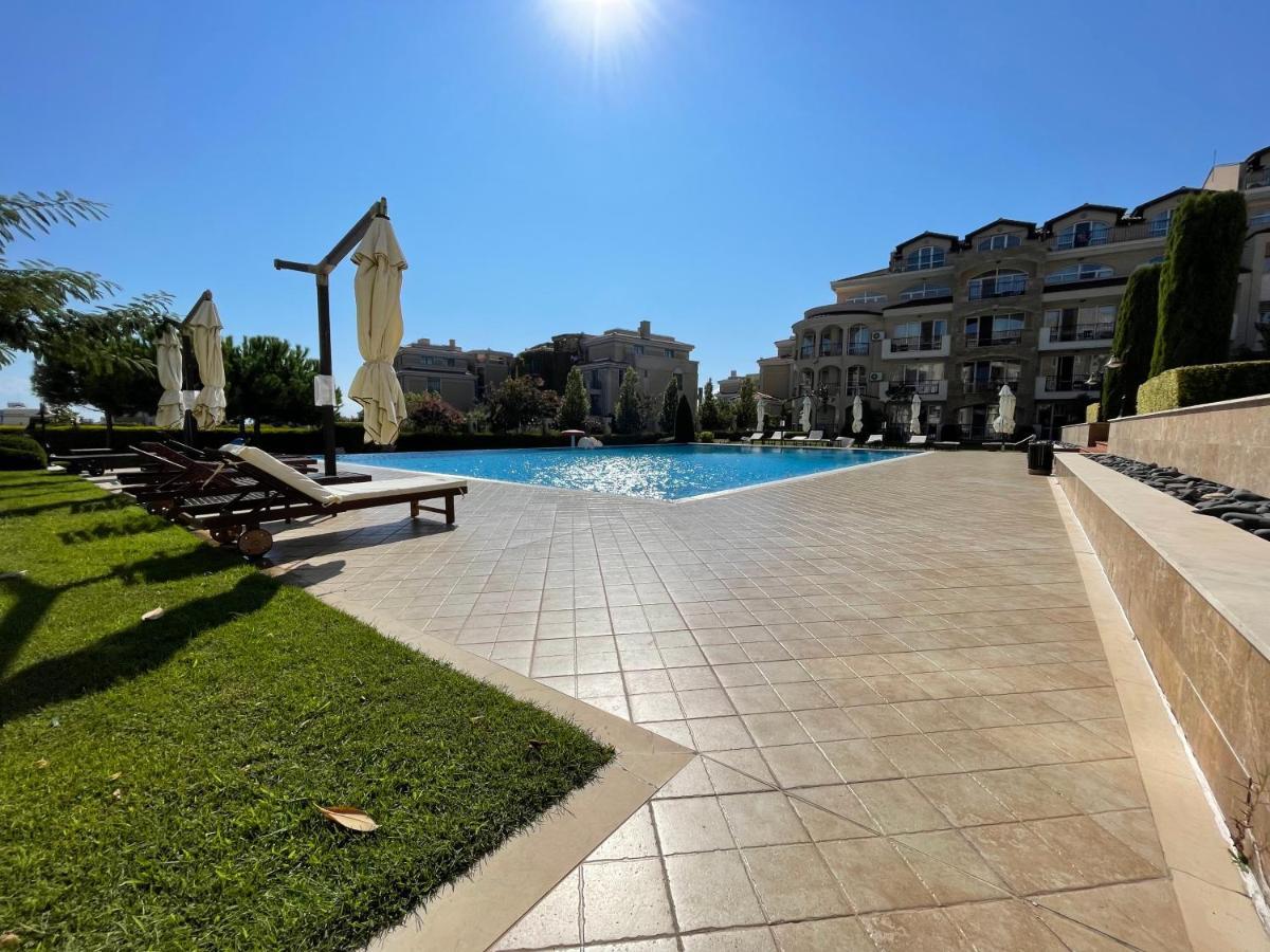 Provence Deluxe Apartment In Atia Resort Chernomorets Exterior photo